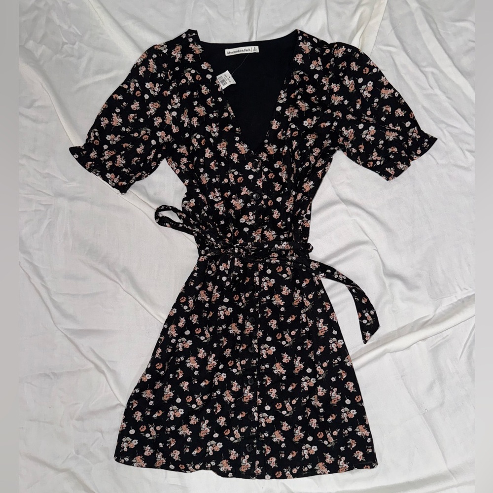 Abercrombie & Fitch Black Floral Mini Dress (NWT)
